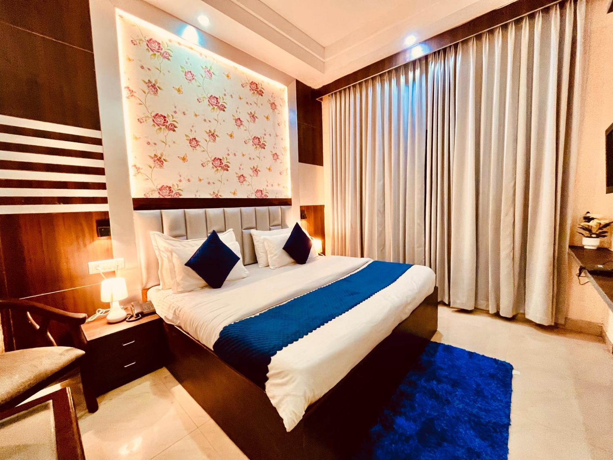 The Ramawati - A Four Star Luxury Hotel Near Ganga Ghat Haridwar Exterior photo