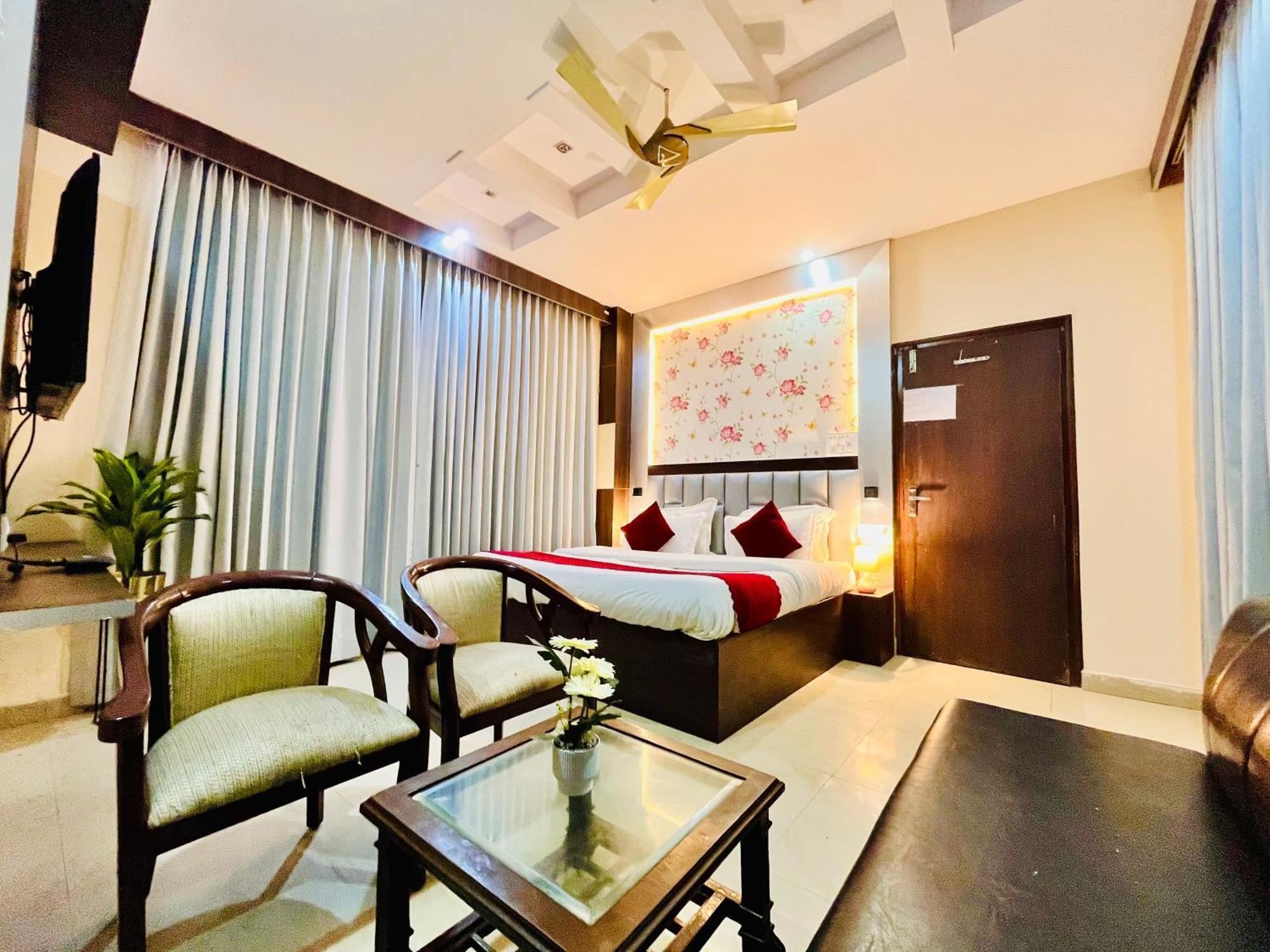 The Ramawati - A Four Star Luxury Hotel Near Ganga Ghat Haridwar Exterior photo